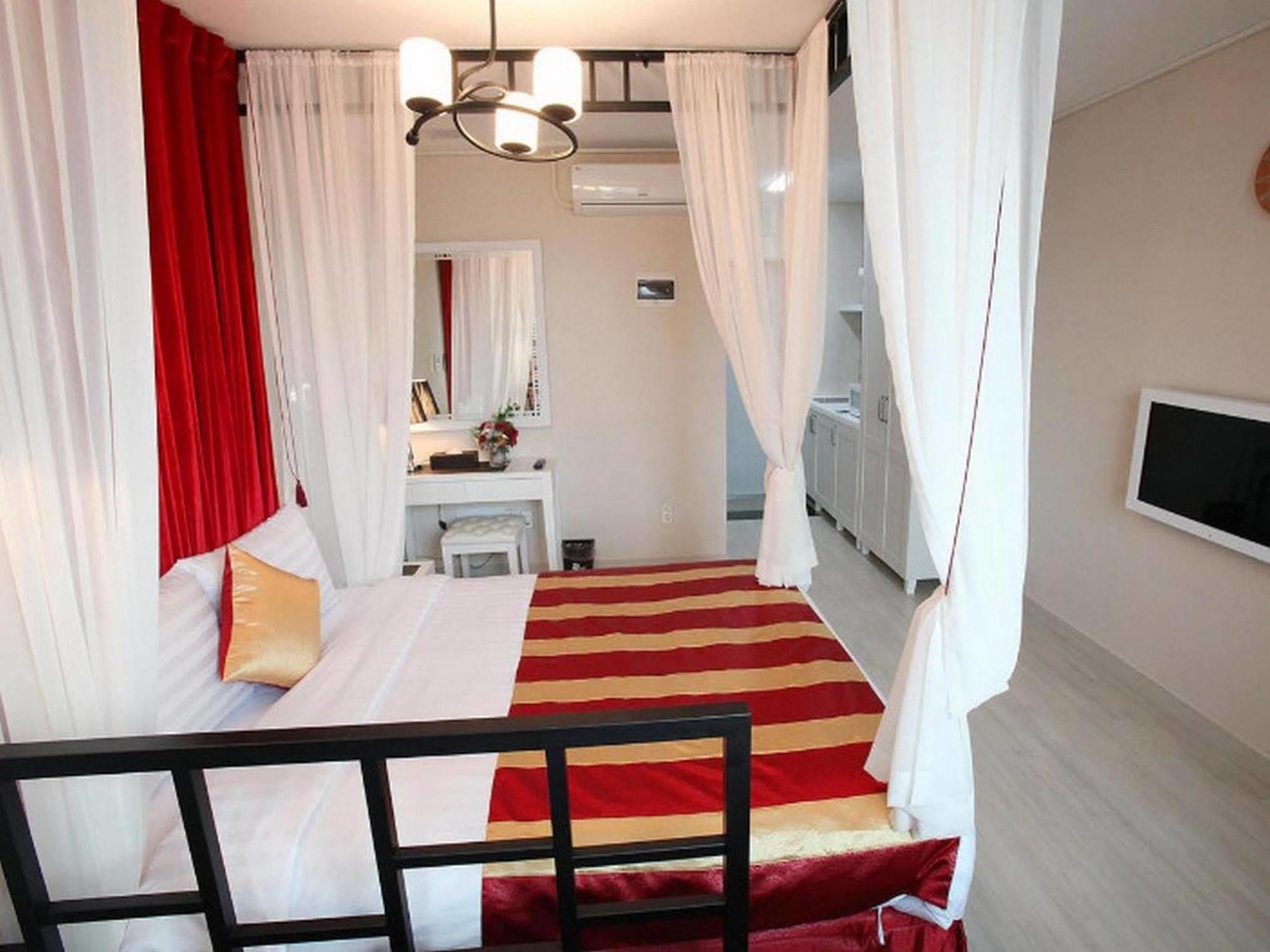 Coop City Hotel Oryu Station Сеул Экстерьер фото